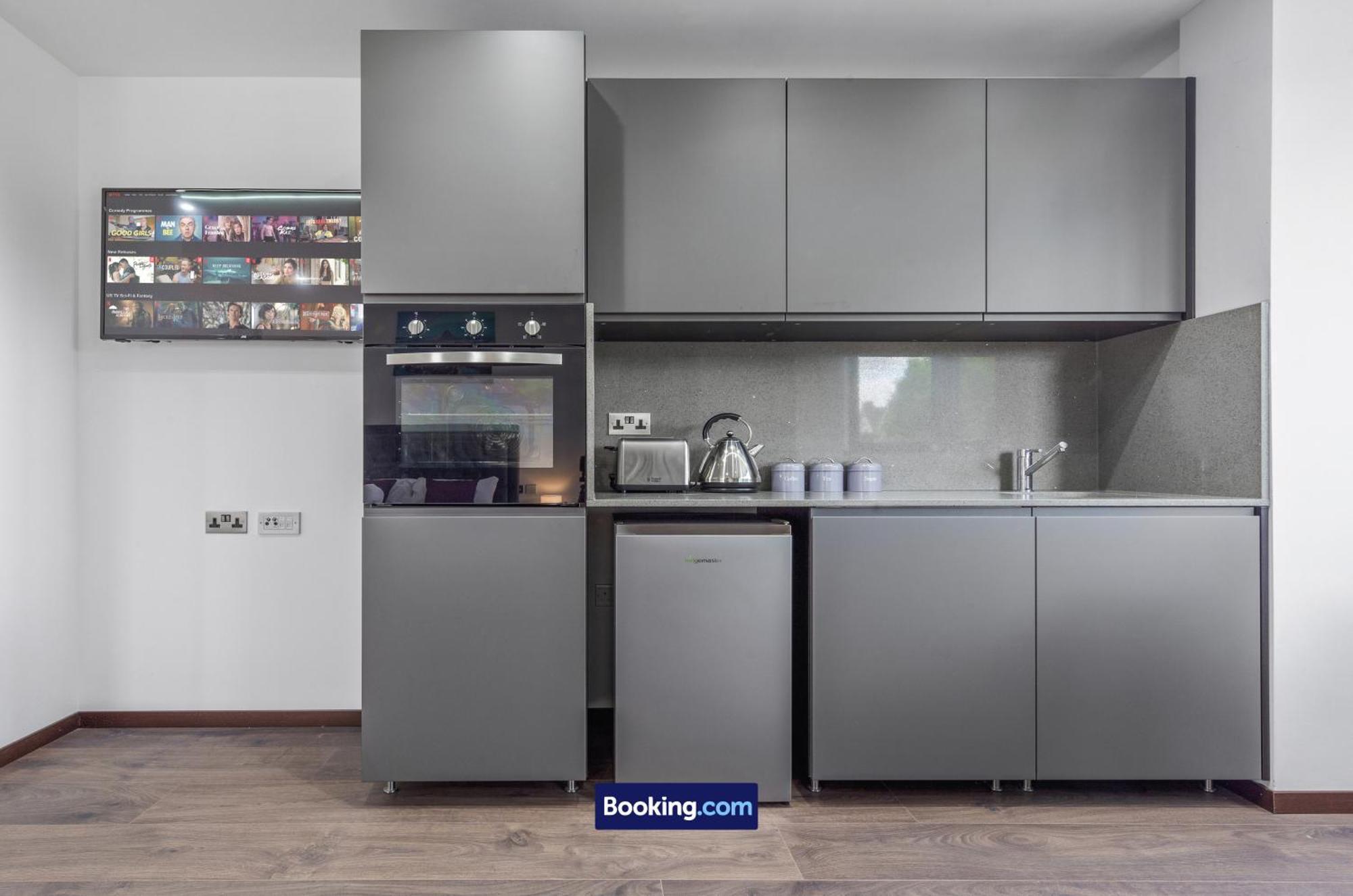 Stylish Studio Apt By Stay Smart Short Lets & Serviced Accommodation Woodstock With Free Wifi Londyn Zewnętrze zdjęcie