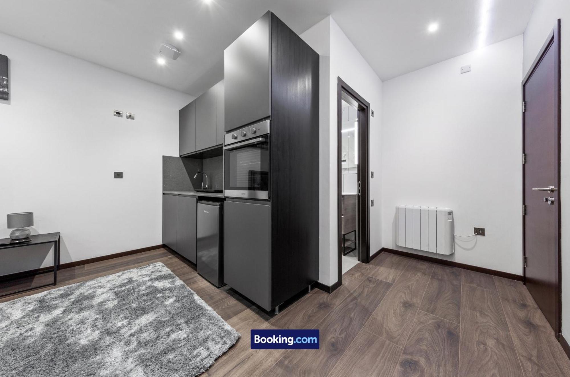 Stylish Studio Apt By Stay Smart Short Lets & Serviced Accommodation Woodstock With Free Wifi Londyn Zewnętrze zdjęcie