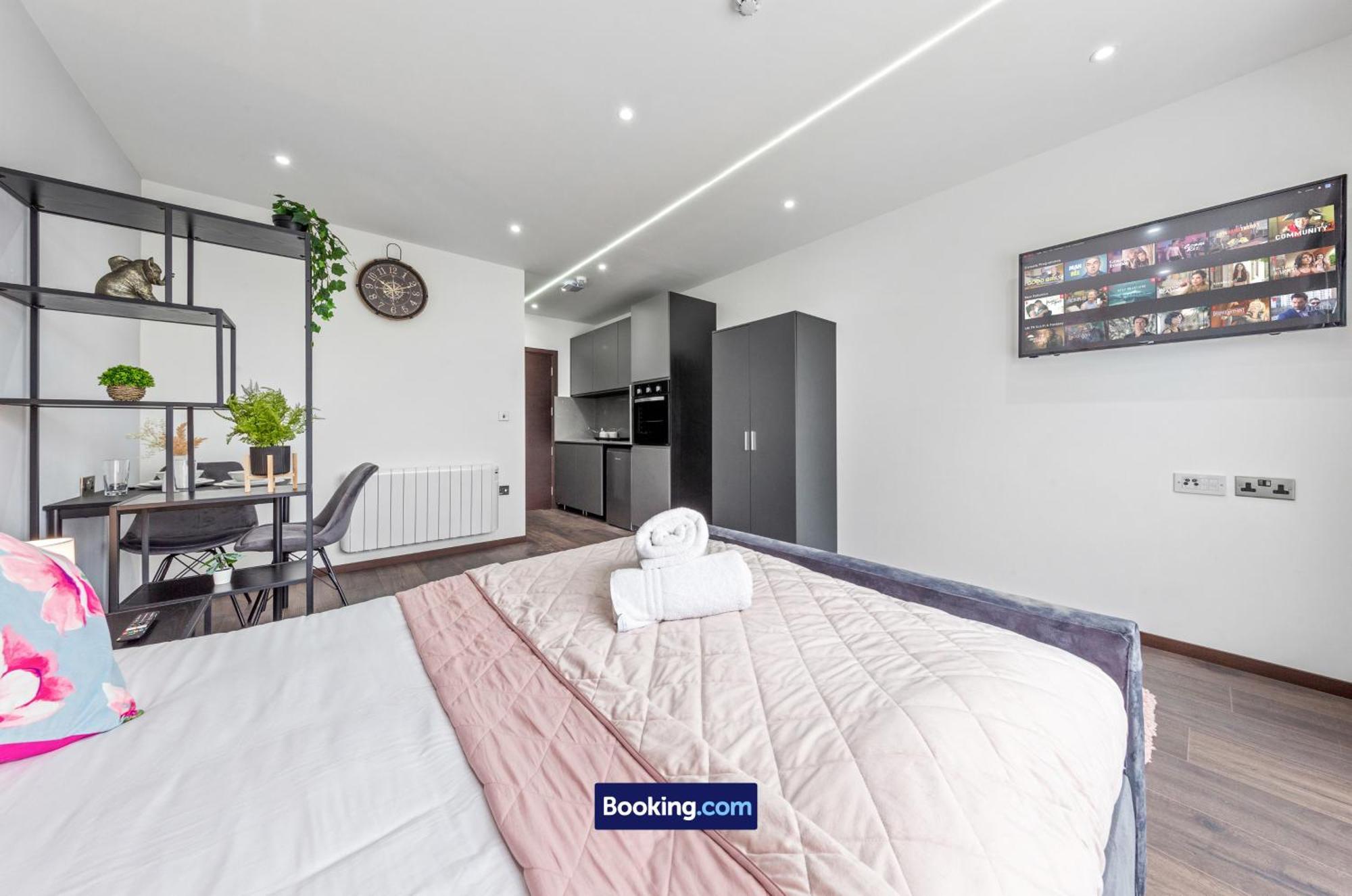 Stylish Studio Apt By Stay Smart Short Lets & Serviced Accommodation Woodstock With Free Wifi Londyn Zewnętrze zdjęcie