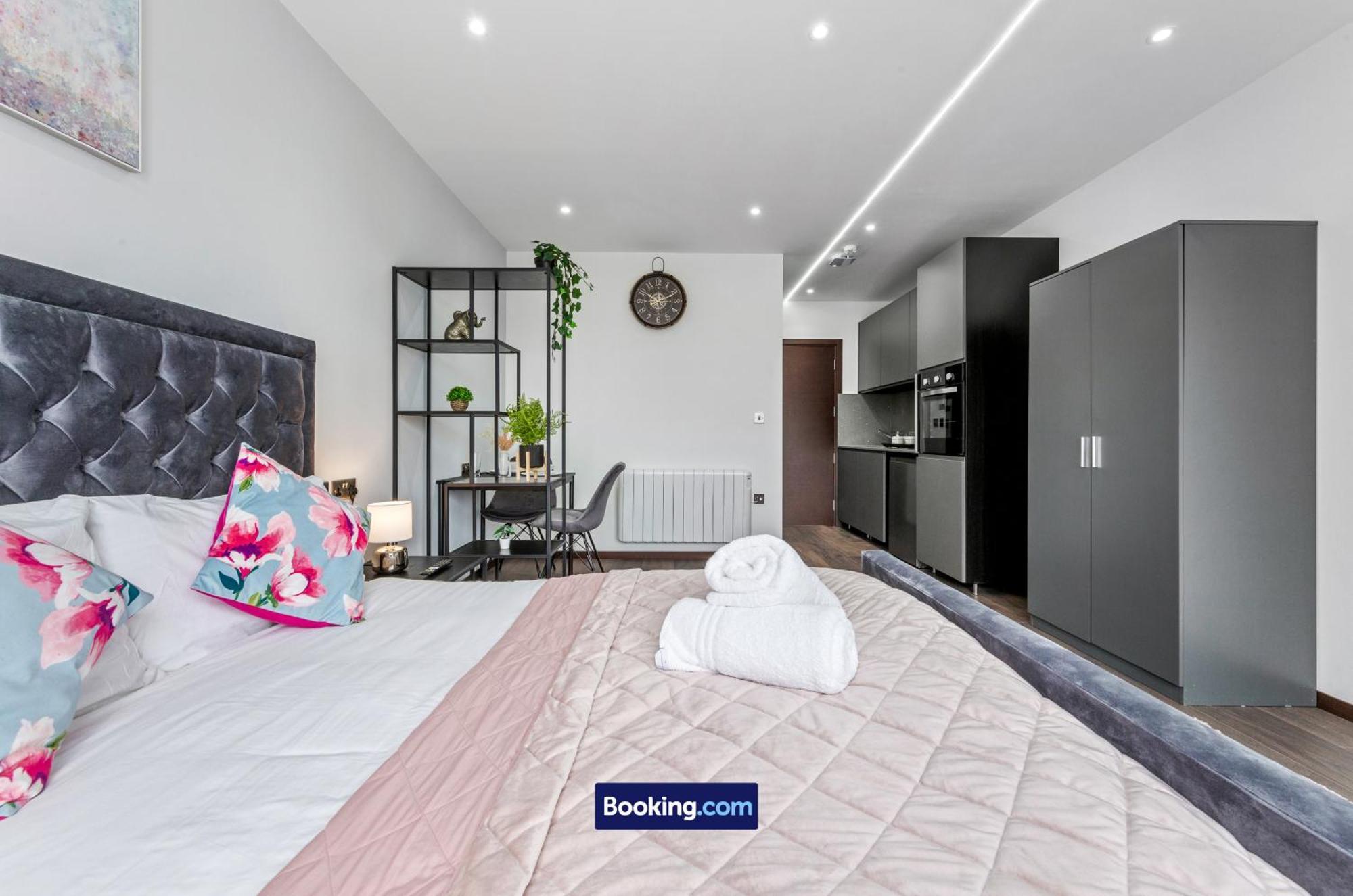 Stylish Studio Apt By Stay Smart Short Lets & Serviced Accommodation Woodstock With Free Wifi Londyn Zewnętrze zdjęcie