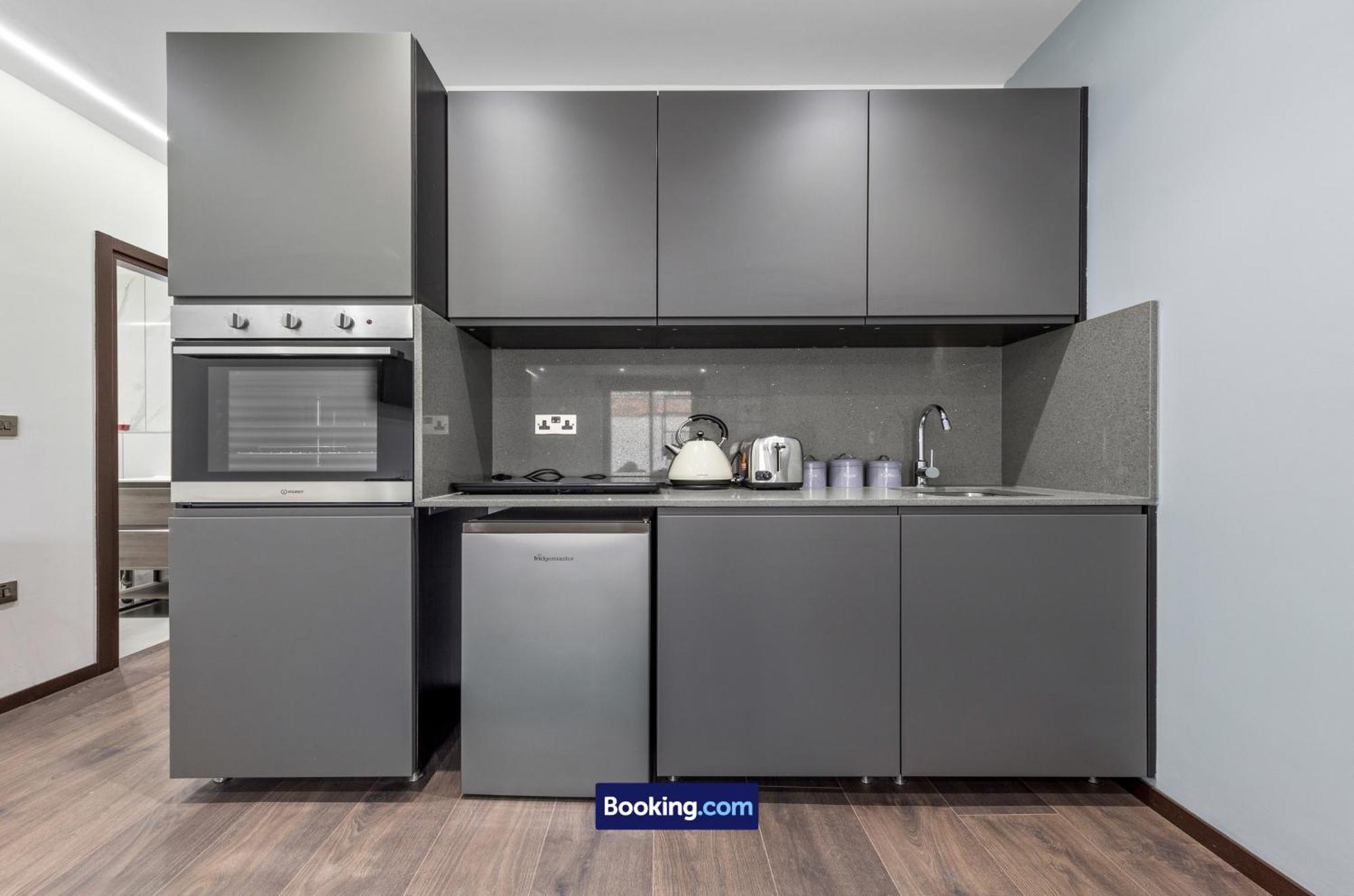 Stylish Studio Apt By Stay Smart Short Lets & Serviced Accommodation Woodstock With Free Wifi Londyn Zewnętrze zdjęcie