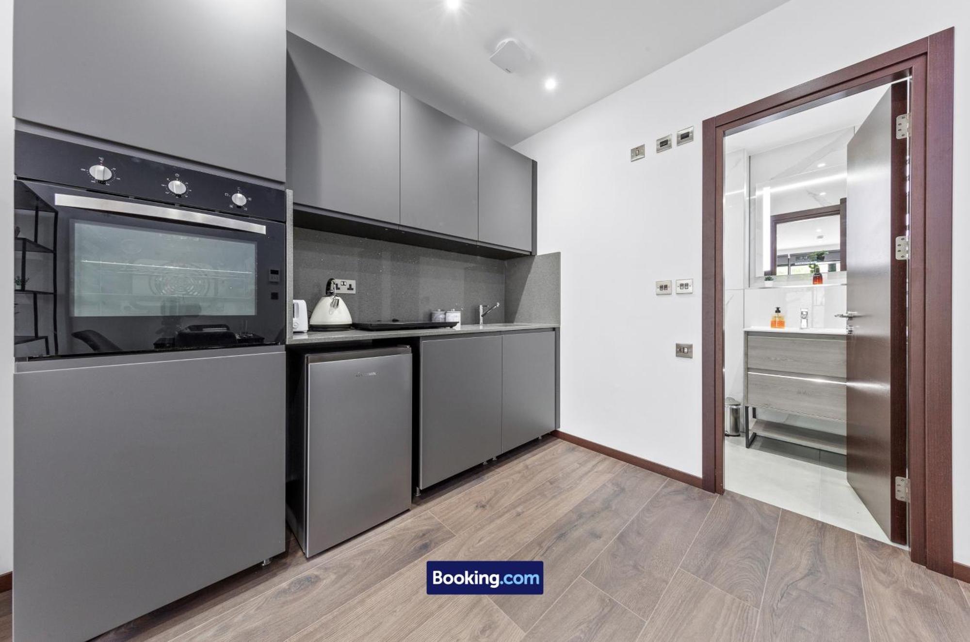 Stylish Studio Apt By Stay Smart Short Lets & Serviced Accommodation Woodstock With Free Wifi Londyn Zewnętrze zdjęcie